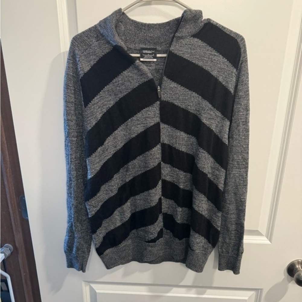 Men’s Nike Golf Quarter Zip Sweater Size Large